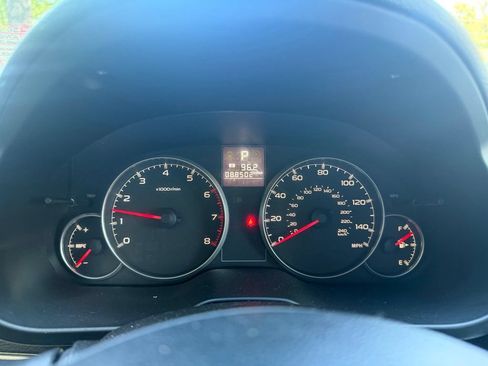 Used 2013 Subaru Legacy 2.5i Premium AWD/4WD image 21