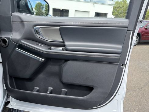 Used 2025 Ford Expedition Platinum AWD/4WD image 14