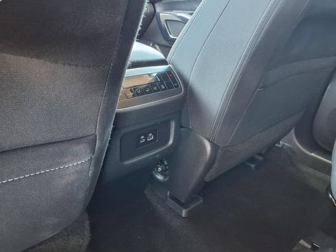 Used 2024 Nissan Pathfinder SV FWD image 23