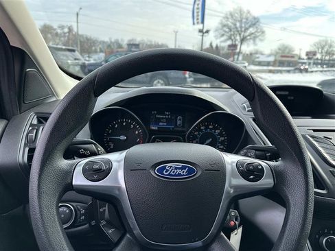 Used 2016 Ford Escape SE image 16