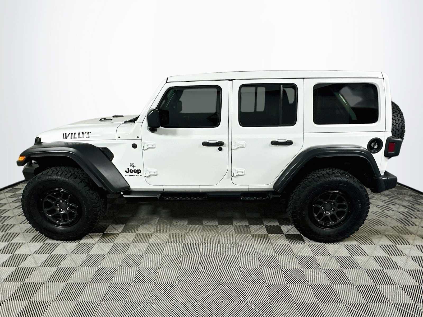 Used 2023 Jeep Wrangler Unlimited Sport AWD/4WD image 4