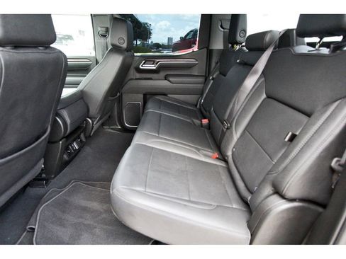 Used 2025 GMC Sierra 1500 SLT image 7