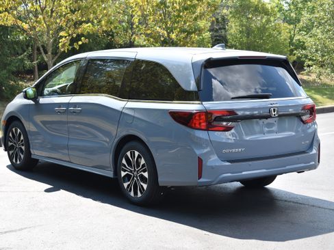 New 2026 Honda Odyssey Elite image 5