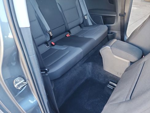 Used 2015 Volkswagen Golf Launch Edition image 18