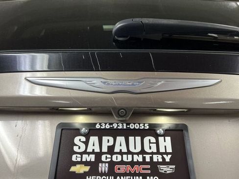 Used 2017 Chrysler Pacifica Touring-L w/ Tire & Wheel Group image 30