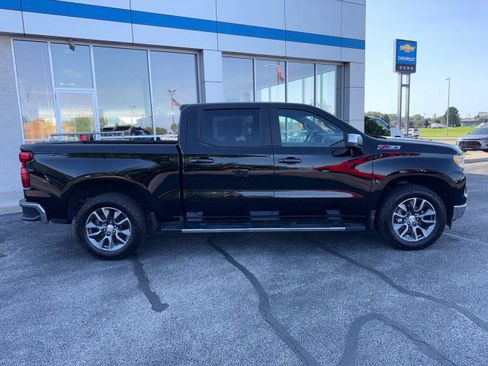 Used 2025 Chevrolet Silverado 1500 LT AWD/4WD image 2
