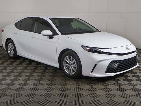 Used 2025 Toyota Camry LE w/ Convenience Package image 46