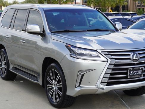 Certified 2021 Lexus LX 570 4WD w/ Luxury Package image 3
