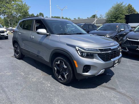 Used 2024 Kia Seltos EX AWD/4WD image 10