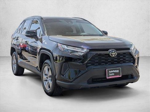 Used 2024 Toyota RAV4 XLE FWD image 3