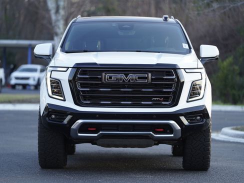 Used 2025 GMC Yukon AT4 Ultimate image 9