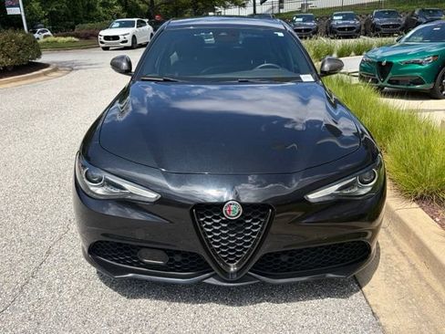 Used 2023 Alfa Romeo Giulia Estrema AWD/4WD image 3