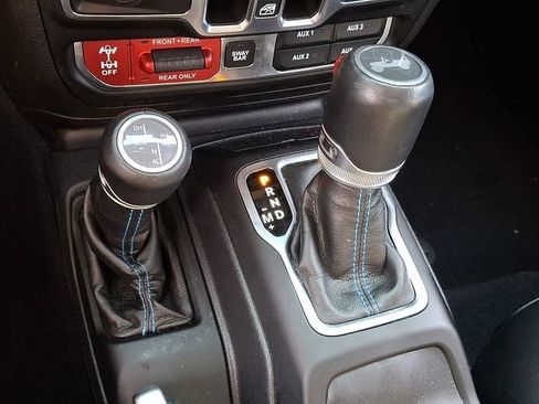 Used 2023 Jeep Wrangler Unlimited Rubicon 4xe w/ Cold Weather Group AWD/4WD image 14