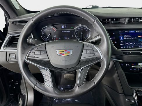 Used 2023 Cadillac XT5 Premium Luxury image 13