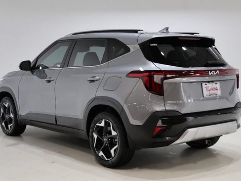 Used 2025 Kia Seltos EX w/ EX Sunroof Package AWD/4WD image 6