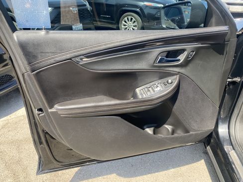Used 2017 Chevrolet Impala Premier FWD image 14