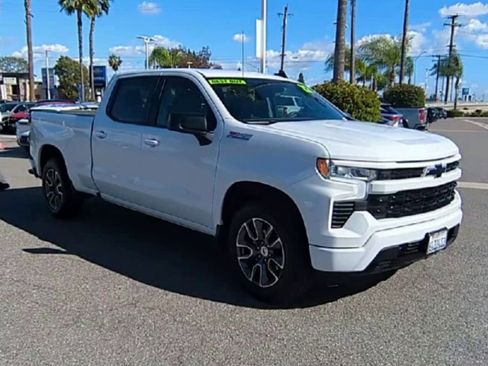 Used 2022 Chevrolet Silverado 1500 RST image 2