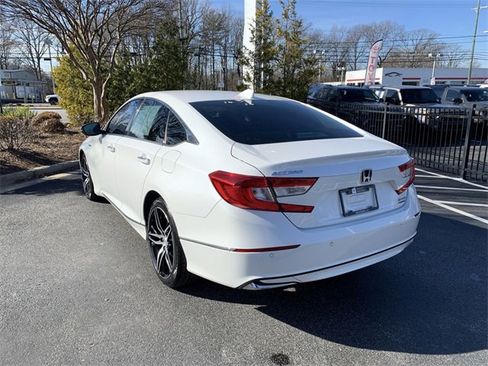 Used 2022 Honda Accord Touring image 6