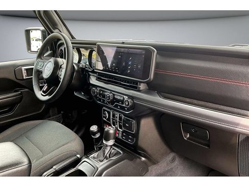 Used 2025 Jeep Wrangler Unlimited Rubicon AWD/4WD image 47