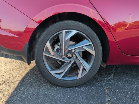 Certified 2025 Hyundai Elantra Sport FWD image 23