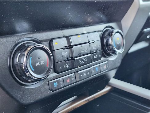 Used 2020 Ford F150 Lariat image 23