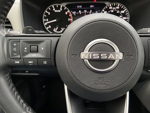 Used 2023 Nissan Rogue SL w/ SL Premium Package image 14