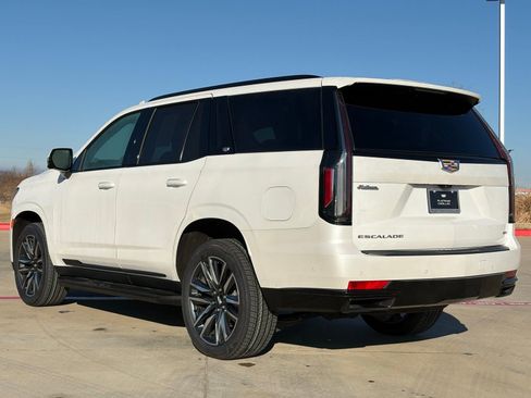 Used 2024 Cadillac Escalade Sport image 5