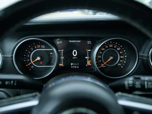 Used 2018 Jeep Wrangler Unlimited Sahara w/ Dual Top Group image 13