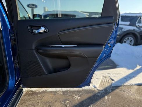 Used 2015 Dodge Journey Crossroad w/ Flexible Seating Group image 21