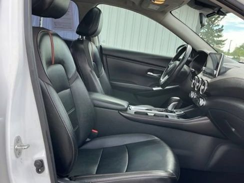 Used 2022 Nissan Sentra SR w/ SR Premium Package FWD image 34