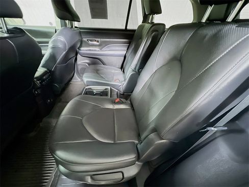 Used 2024 Toyota Grand Highlander Limited image 22