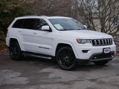 Used 2018 Jeep Grand Cherokee Limited image 34