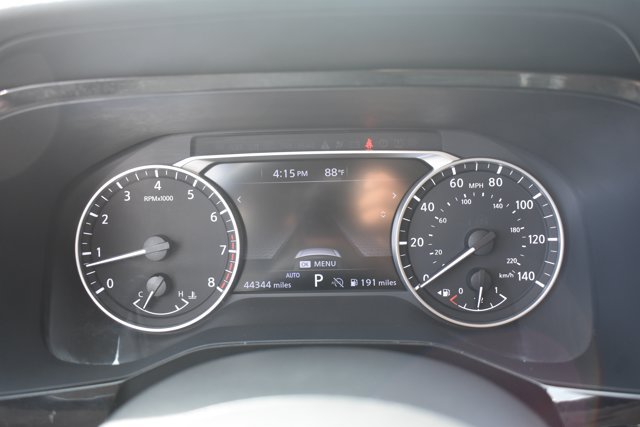 Used 2024 Nissan Pathfinder SV AWD/4WD image 23