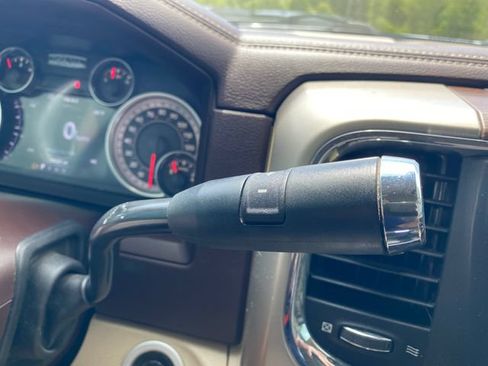 Used 2015 RAM 2500 Laramie w/ Convenience Group AWD/4WD image 32