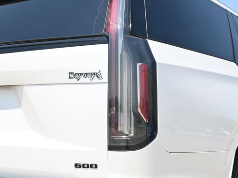 Used 2023 Cadillac Escalade ESV Sport w/ LPO, ONYX Package AWD/4WD image 23