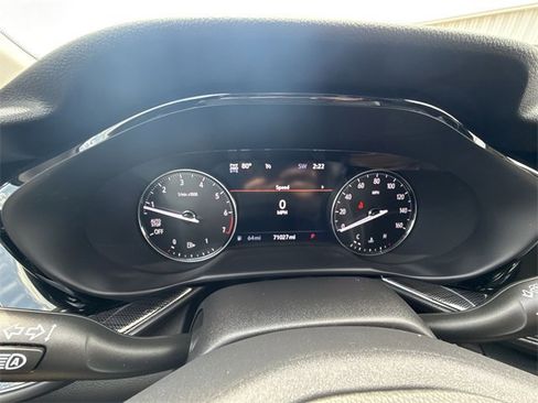 Used 2023 Buick Envision Essence image 42