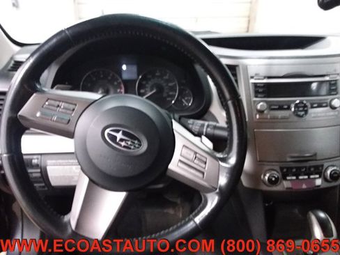 Used 2010 Subaru Legacy 2.5i Premium image 11