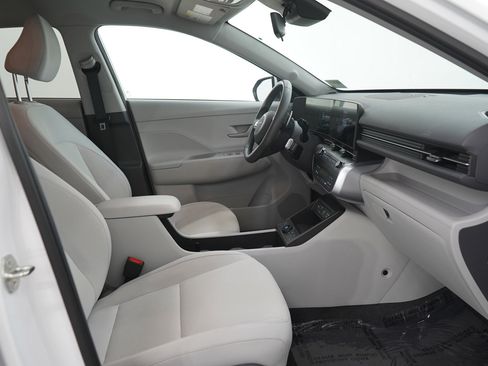 Certified 2024 Hyundai Kona SEL FWD image 11