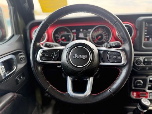 Used 2021 Jeep Wrangler Unlimited Rubicon w/ Cold Weather Group AWD/4WD image 16