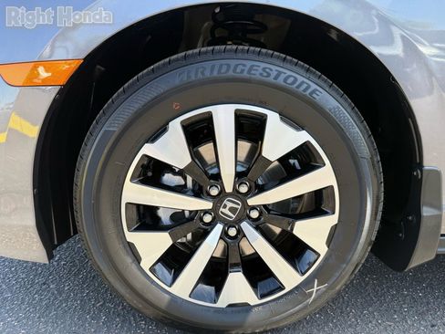 Used 2026 Honda Odyssey EX-L image 11