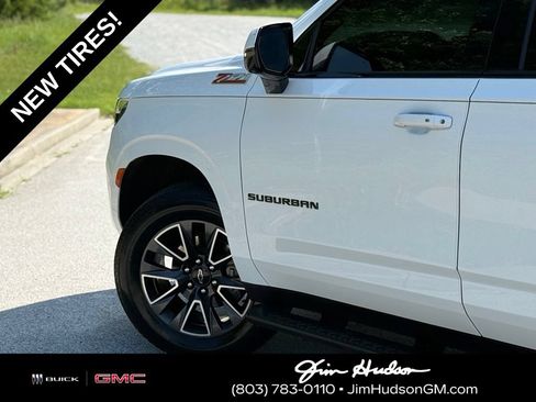 Used 2023 Chevrolet Suburban Z71 w/ Luxury Package AWD/4WD image 9