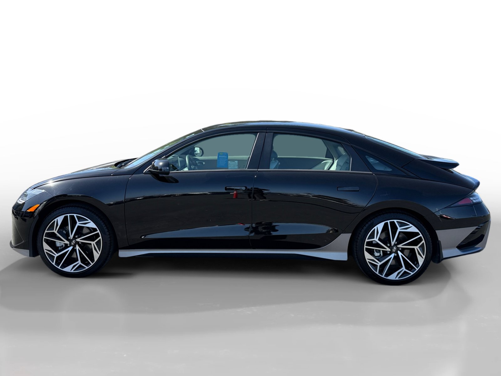 Used 2025 Hyundai Ioniq 6 SEL RWD image 2