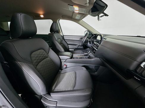 Used 2024 Nissan Pathfinder SV FWD image 31