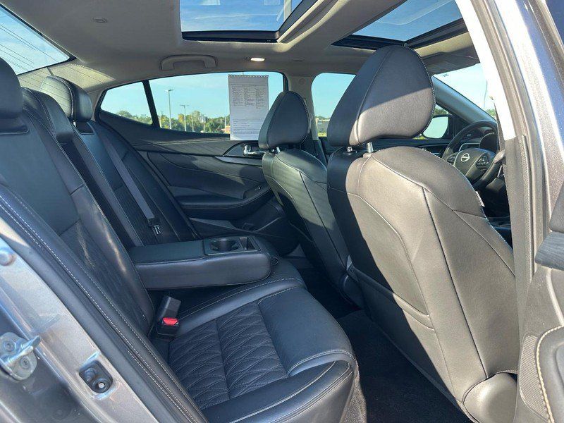 Used 2023 Nissan Maxima Platinum w/ Sport Mat Group FWD image 10