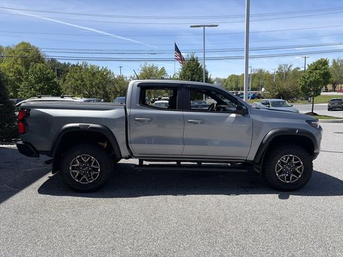 Used 2024 Chevrolet Colorado ZR2 w/ ZR2 Convenience Package III AWD/4WD image 4
