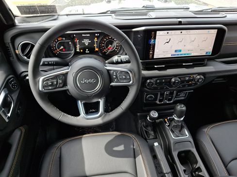 New 2026 Jeep Wrangler Unlimited Sahara AWD/4WD image 7