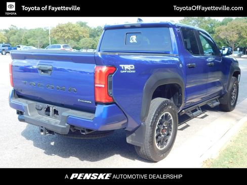 Used 2025 Toyota Tacoma TRD Off-Road w/ TRD Off Road Upgrade Package AWD/4WD image 10