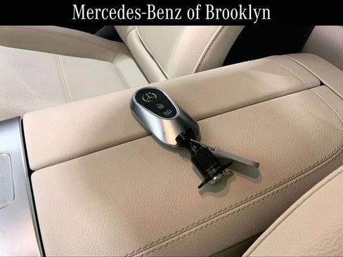 Certified 2025 Mercedes-Benz C 300 4MATIC Sedan image 13