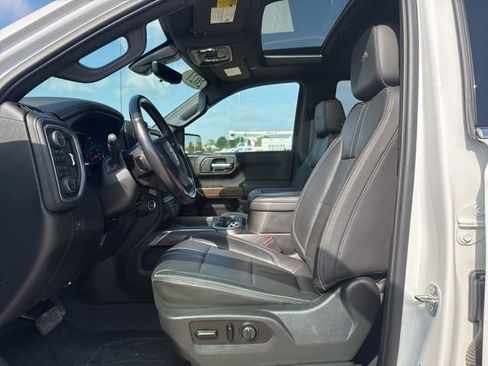 Used 2021 Chevrolet Silverado 1500 High Country w/ Technology Package image 16