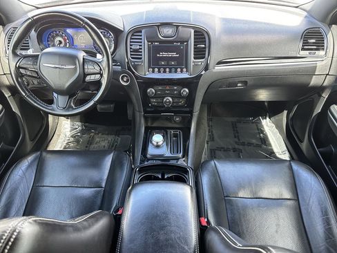 Used 2022 Chrysler 300 S w/ Comfort Group RWD image 12